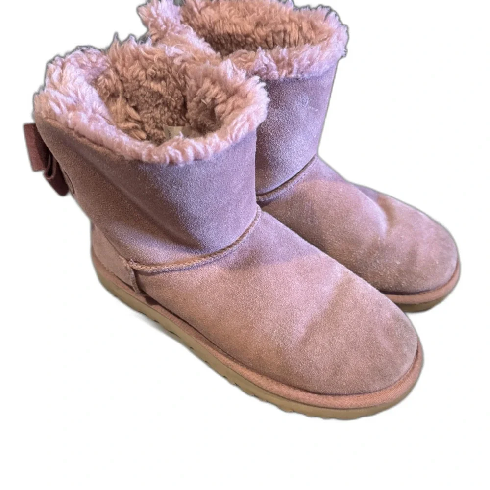 UGG mini bailey